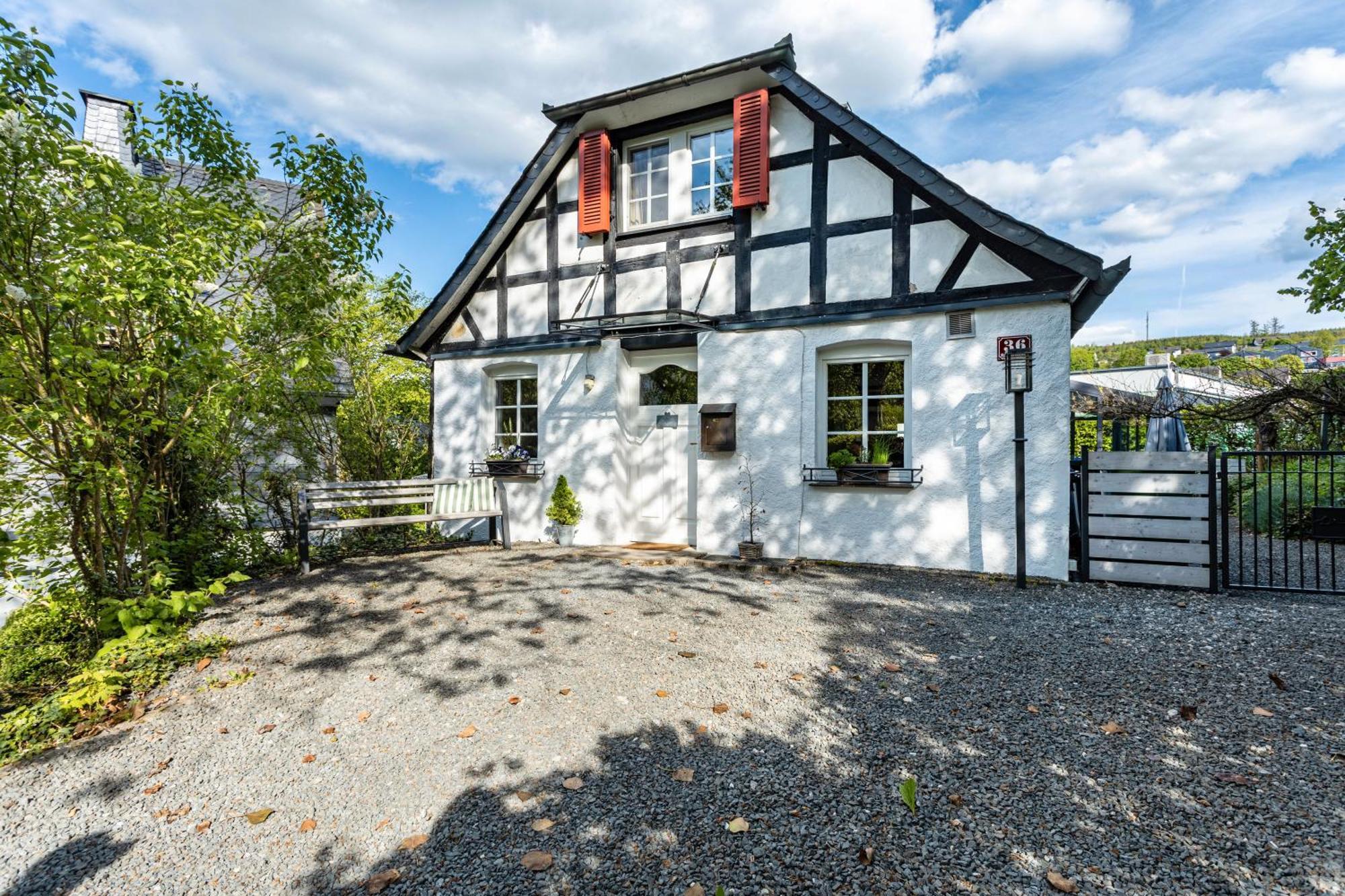 Fachwerk-Ferienhaus 1764 Eslohe Exterior foto